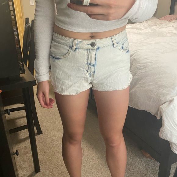 Acid wash Jean shorts - Picture 1 of 4